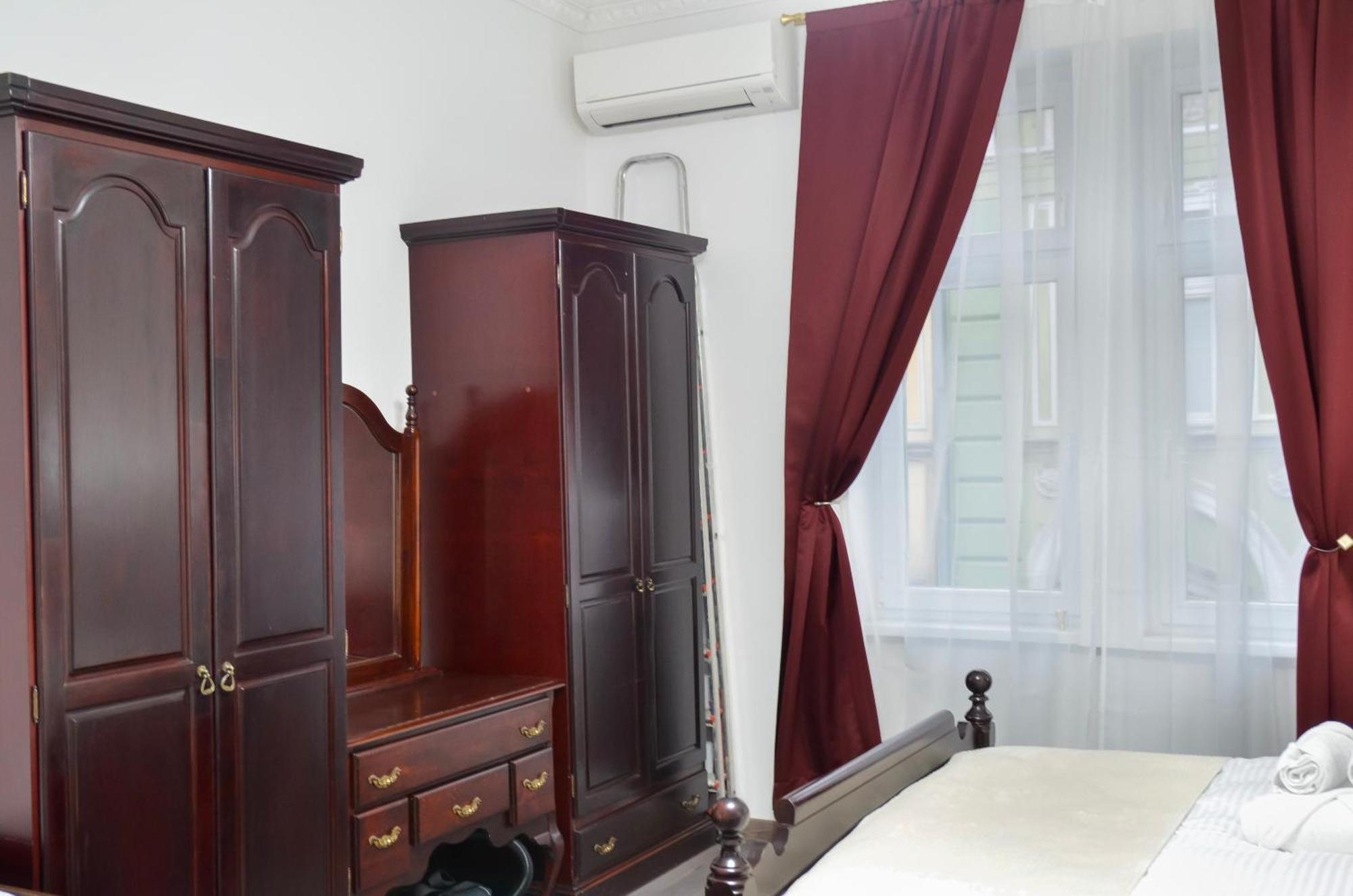 Main Street Retreat Apartment With Free Parking Sarajevo Ngoại thất bức ảnh
