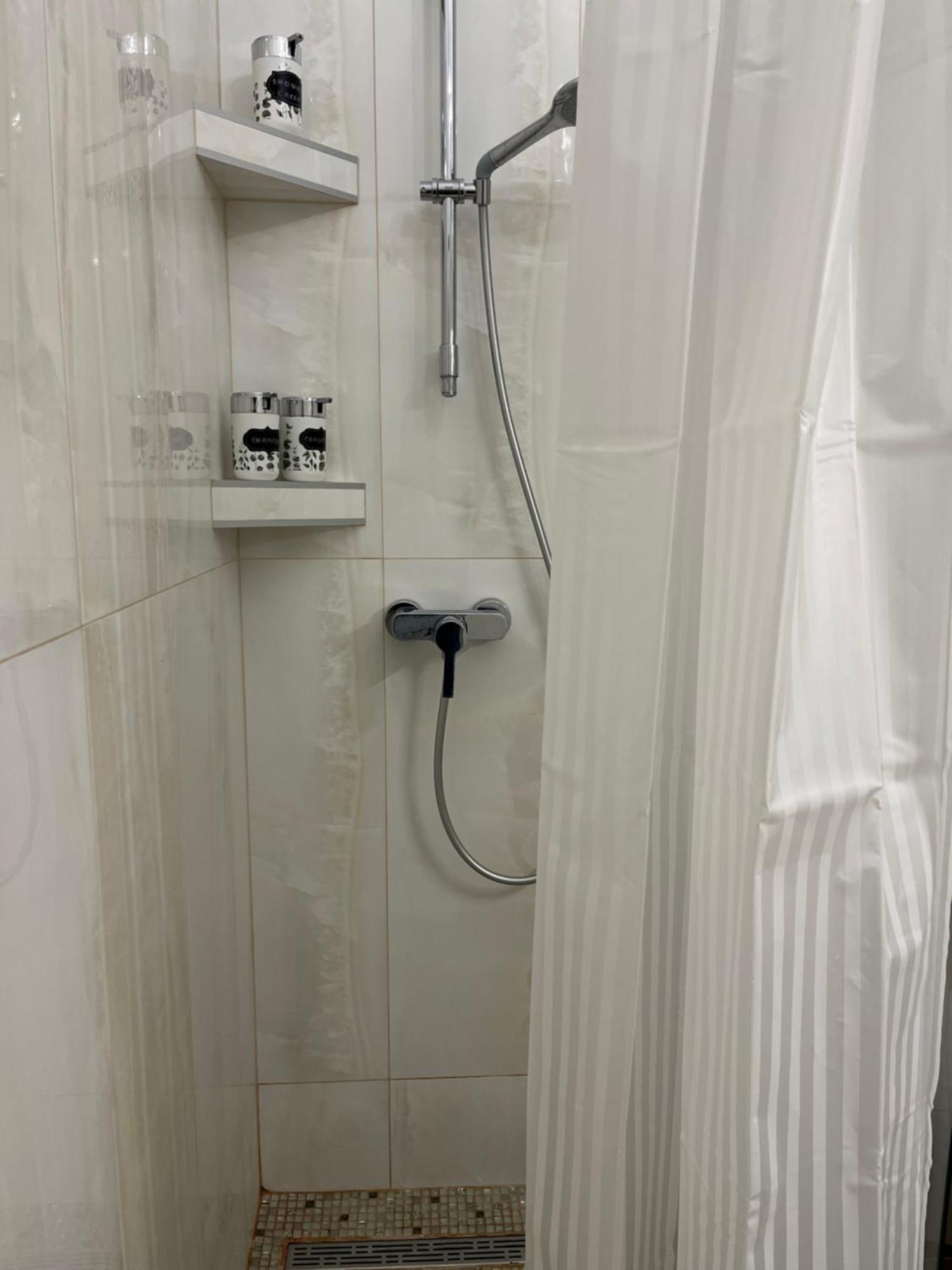 Main Street Retreat Apartment With Free Parking Sarajevo Ngoại thất bức ảnh