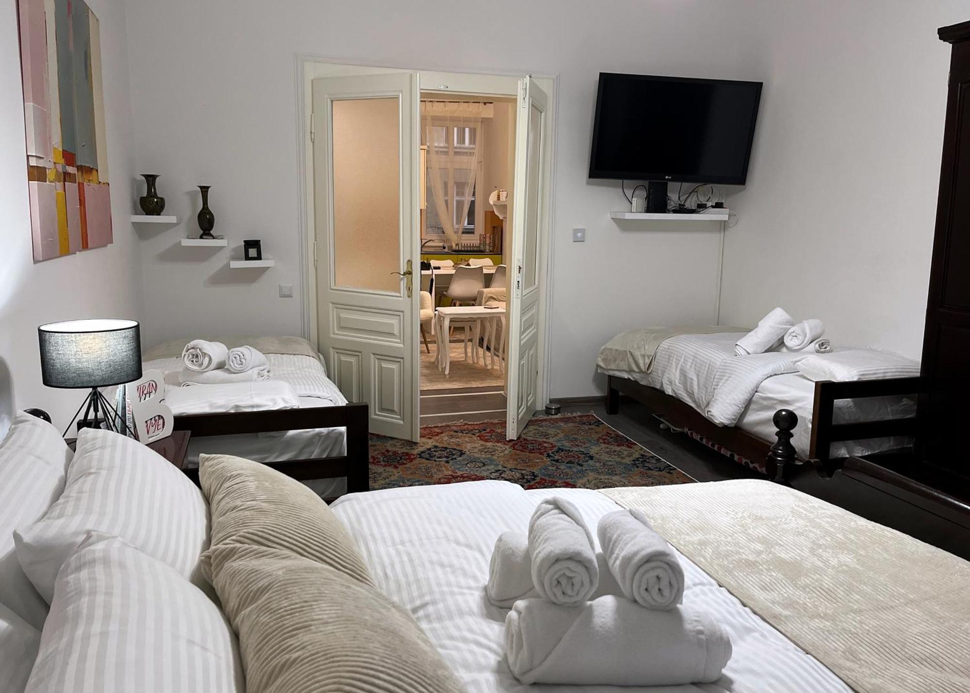 Main Street Retreat Apartment With Free Parking Sarajevo Ngoại thất bức ảnh