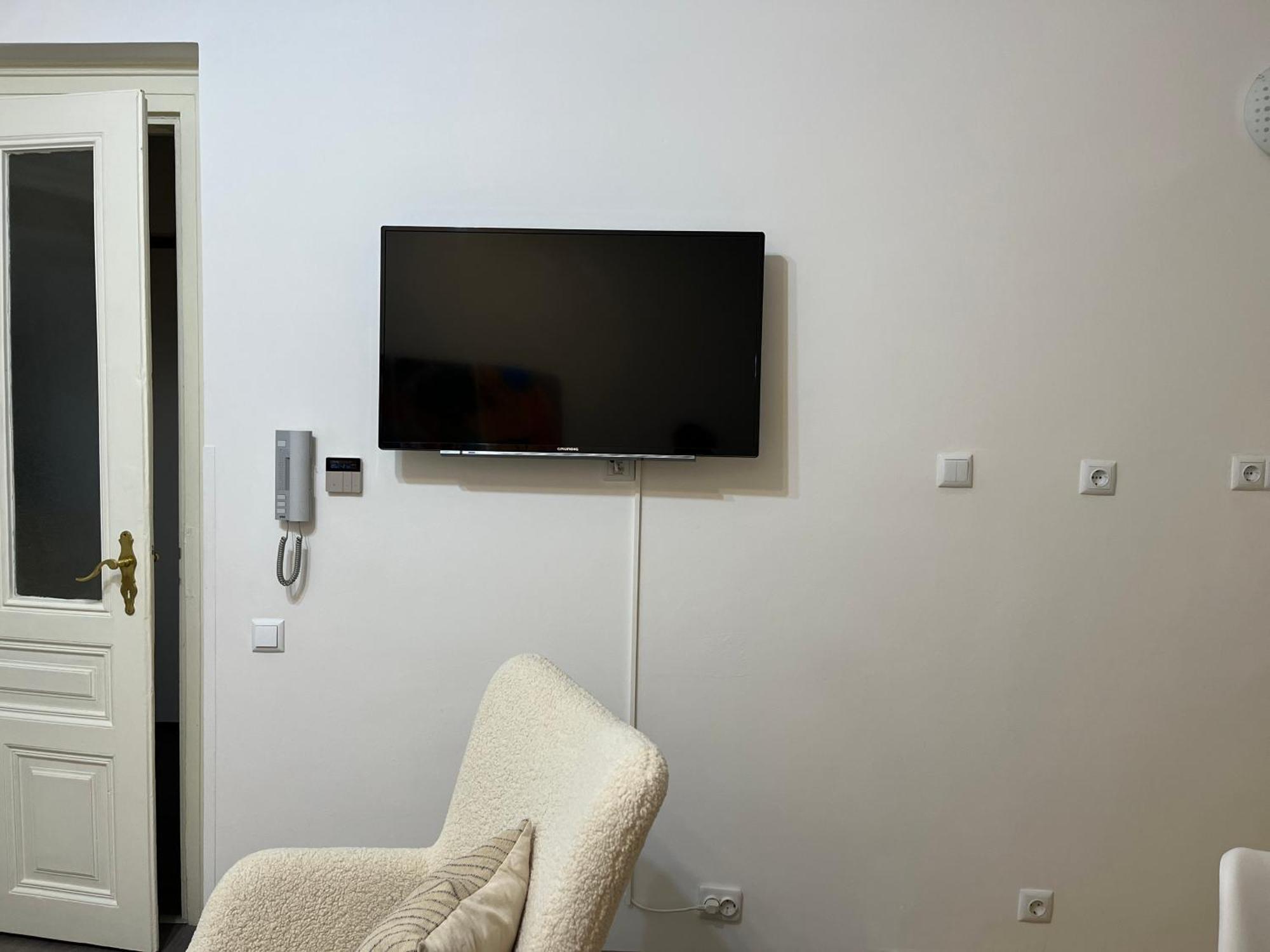 Main Street Retreat Apartment With Free Parking Sarajevo Ngoại thất bức ảnh