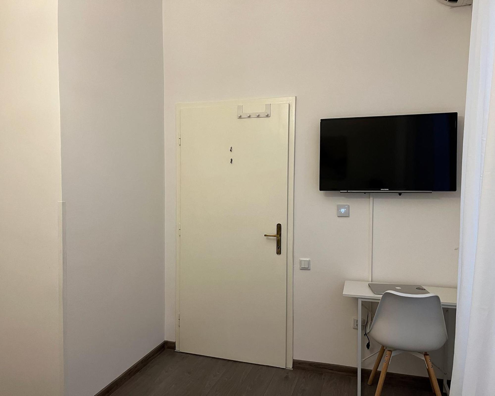 Main Street Retreat Apartment With Free Parking Sarajevo Ngoại thất bức ảnh