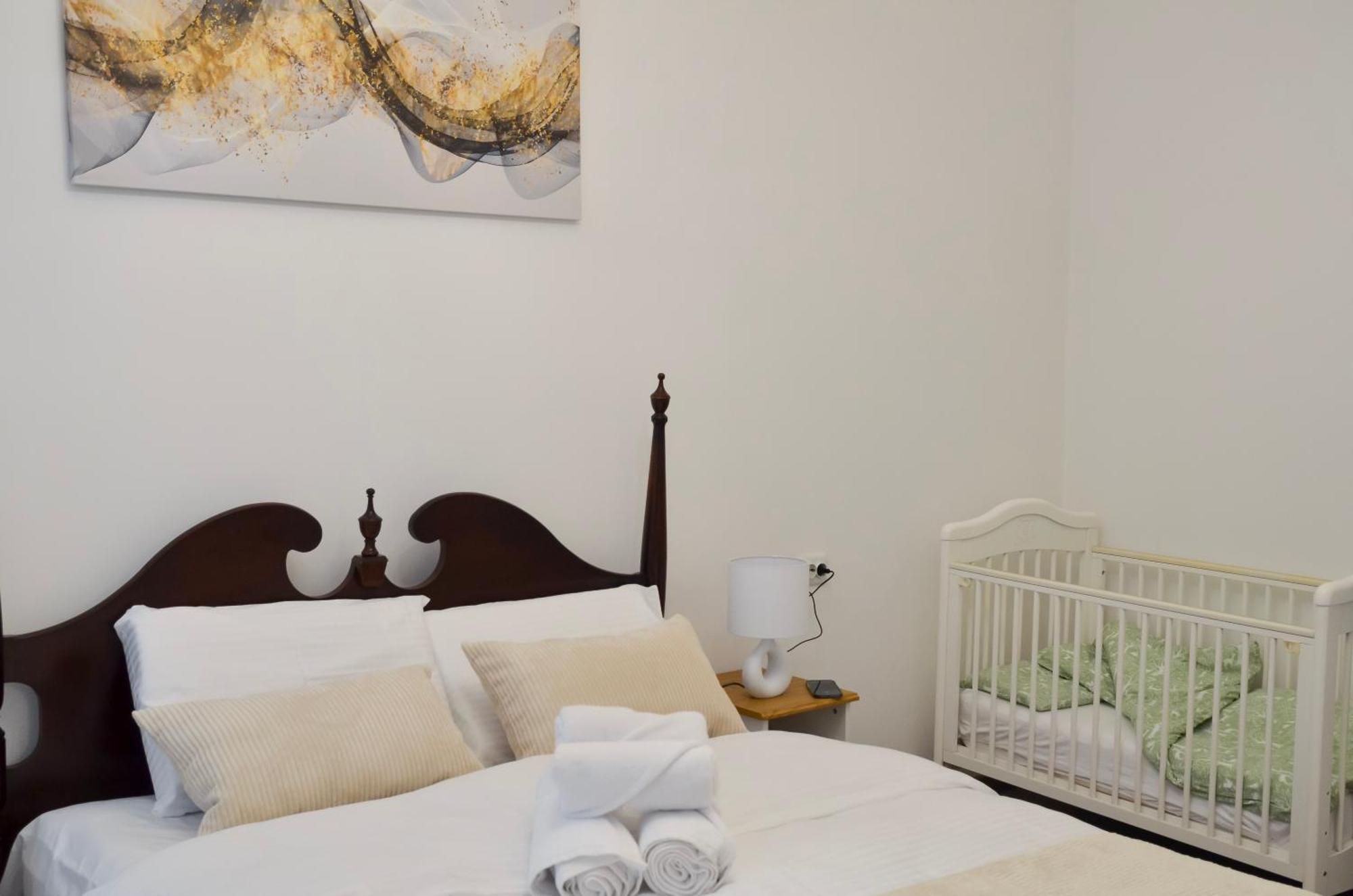 Main Street Retreat Apartment With Free Parking Sarajevo Ngoại thất bức ảnh