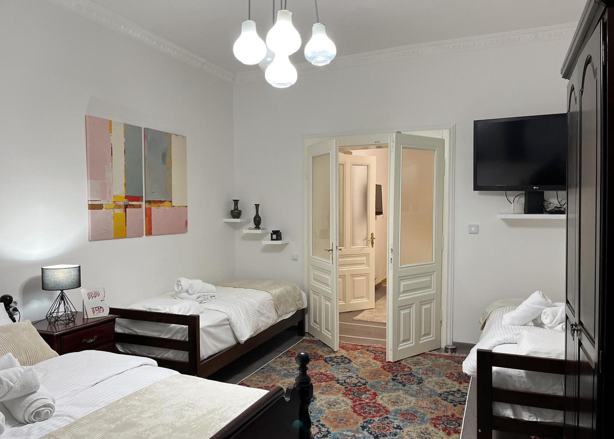 Main Street Retreat Apartment With Free Parking Sarajevo Ngoại thất bức ảnh